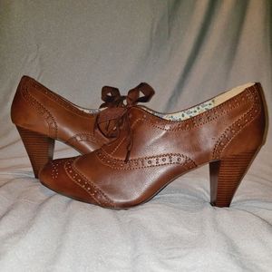 Brown casual shoe size 13